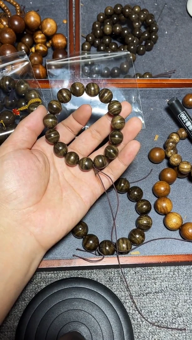 金丝楠手串/手链发****装阴沉金丝楠1.5果香闪电水波纹180