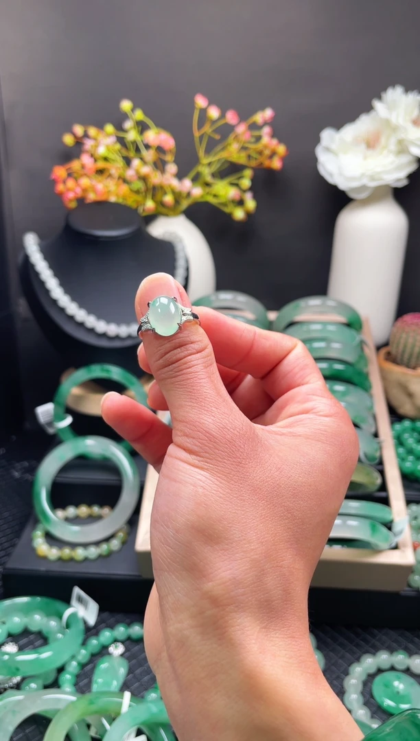 未镶嵌手镯石英质玉天然非洲翠