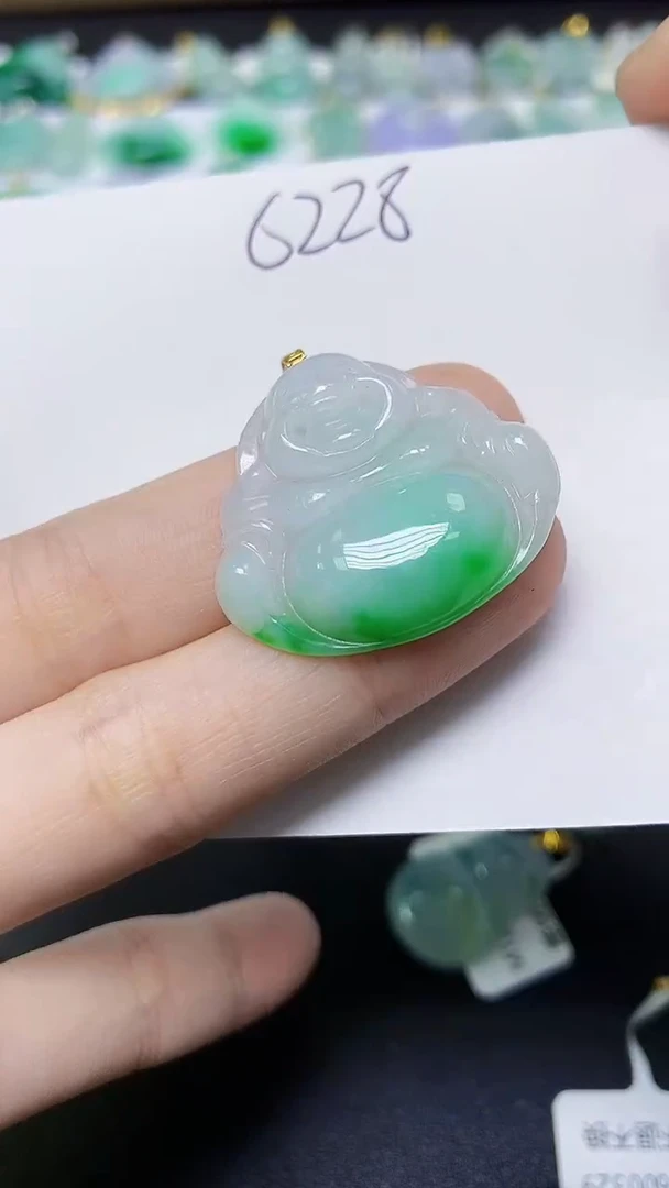 翡翠18K金镶嵌颈饰 天然缅甸翡翠A货