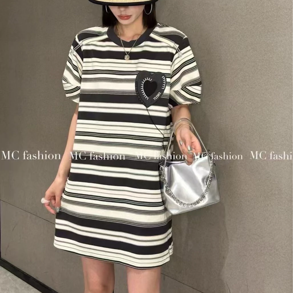 夏季条纹爱心休闲女款爆款新款连衣裙