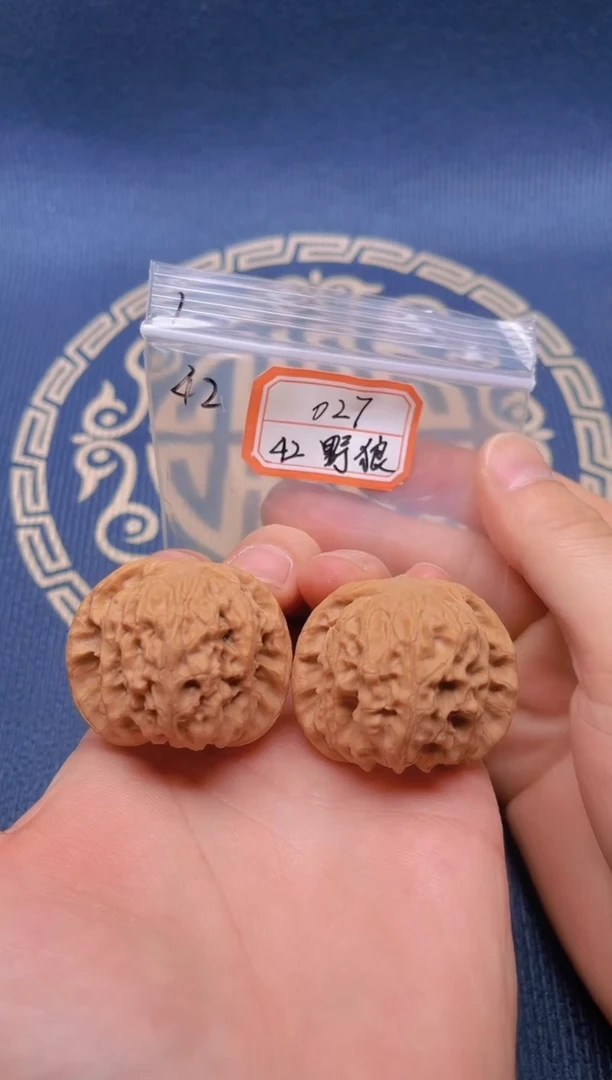 文玩核桃把件027 42全品野狼