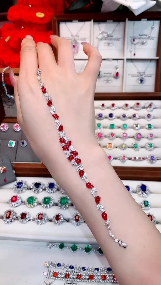 手链18K金镶嵌红宝石8ct/天然宝石/七天无理由