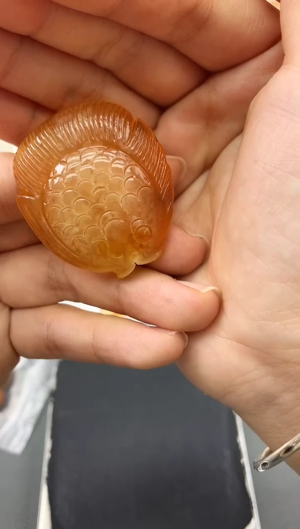 未镶嵌琥珀珠宝奇石14