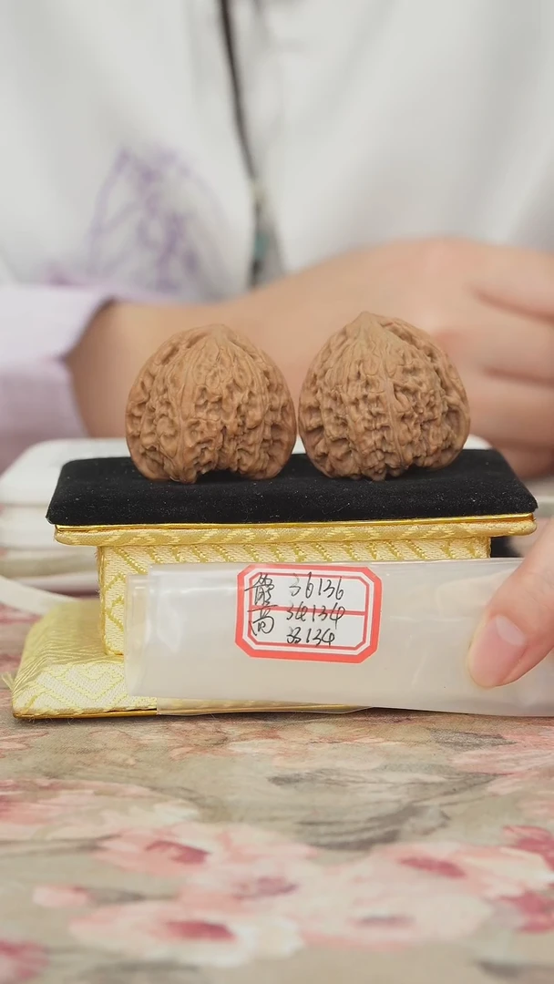 把件文玩核桃密纹狮子头