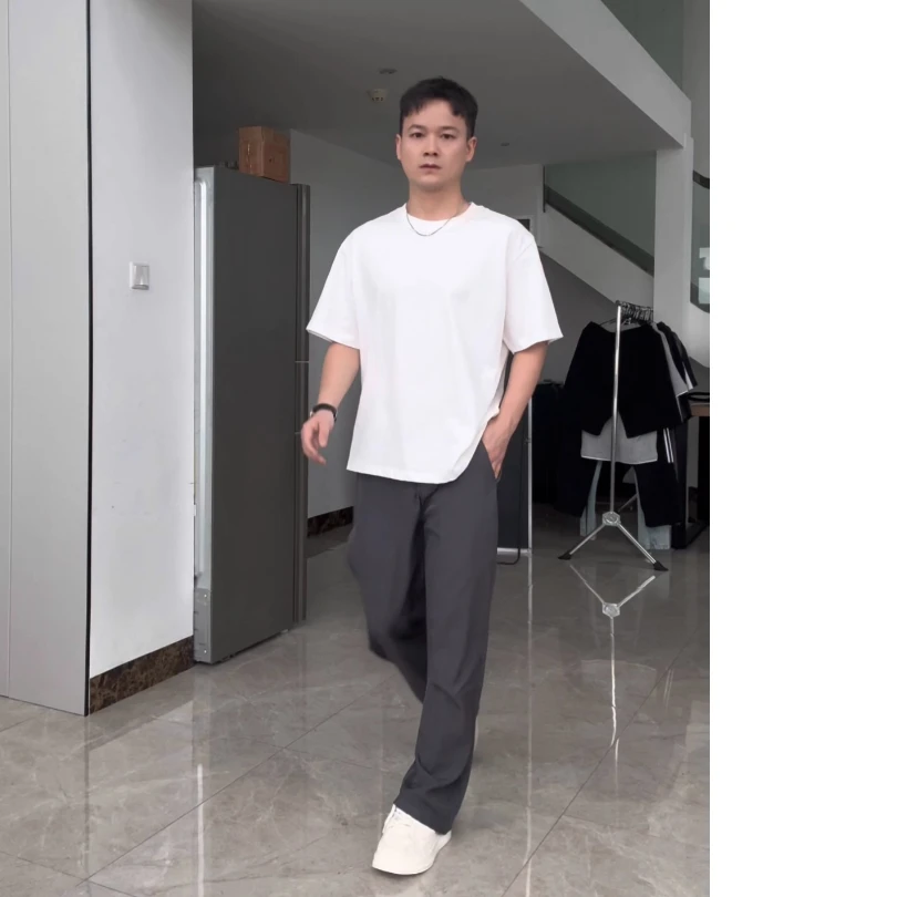 方向的向 视频同款 280g重磅纯棉白色T恤+深灰色压褶直筒休闲西裤