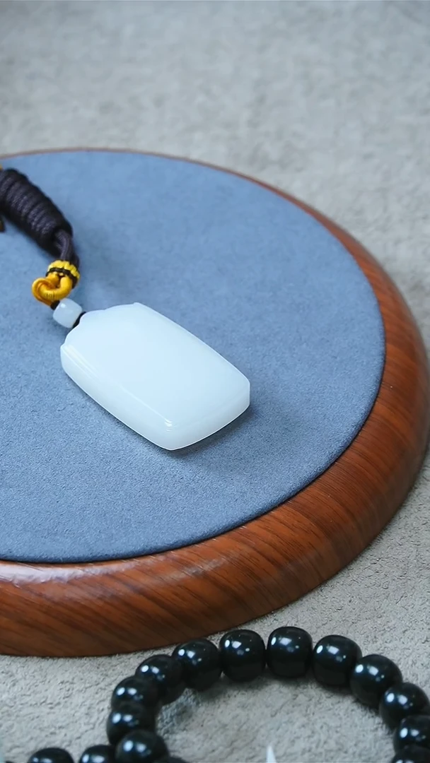 手链未镶嵌和田玉H****t芭莎 无事牌