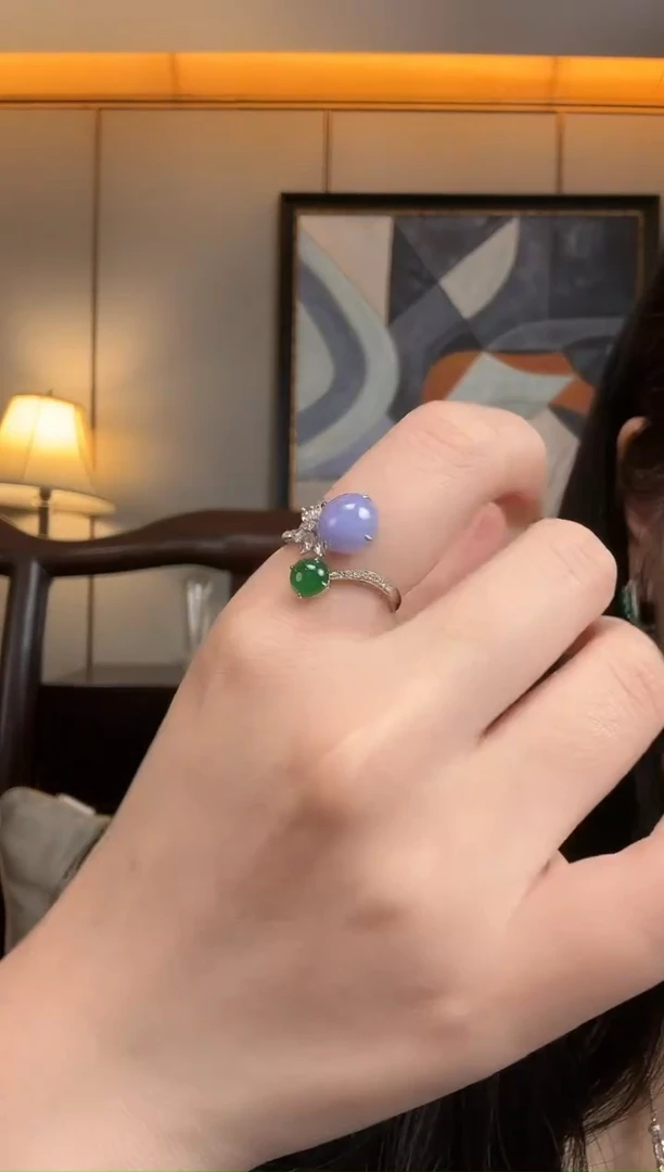 18K金镶嵌戒指翡翠118蛋面一对