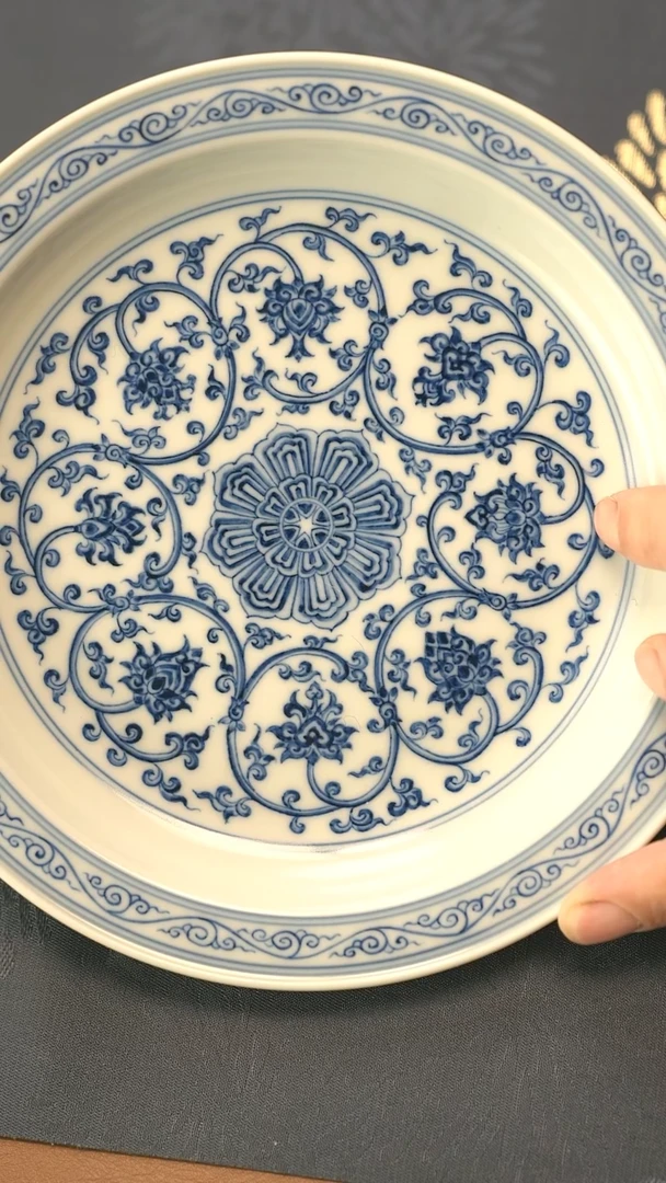 中式仿明双勾缠枝莲壶承