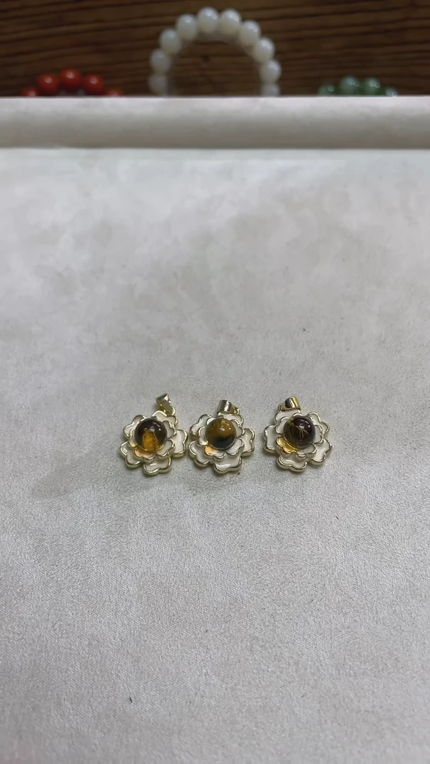 【闪购商品】银S925镶嵌琥珀裸石福利4 多样性发 只发一个