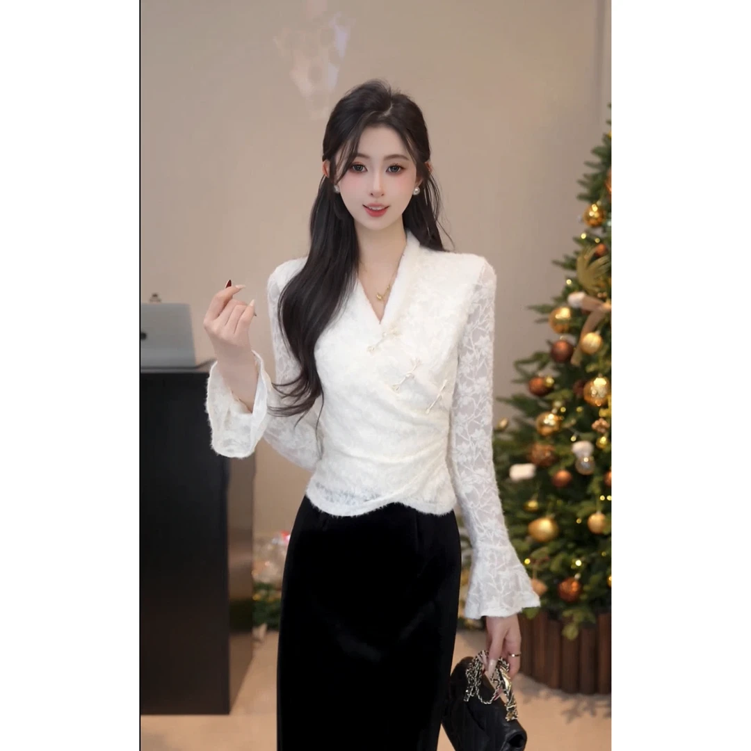 YUANLIANSU/圆脸酥【雪下颂词】新中式收腰盘扣喇叭袖V领蕾丝衫女