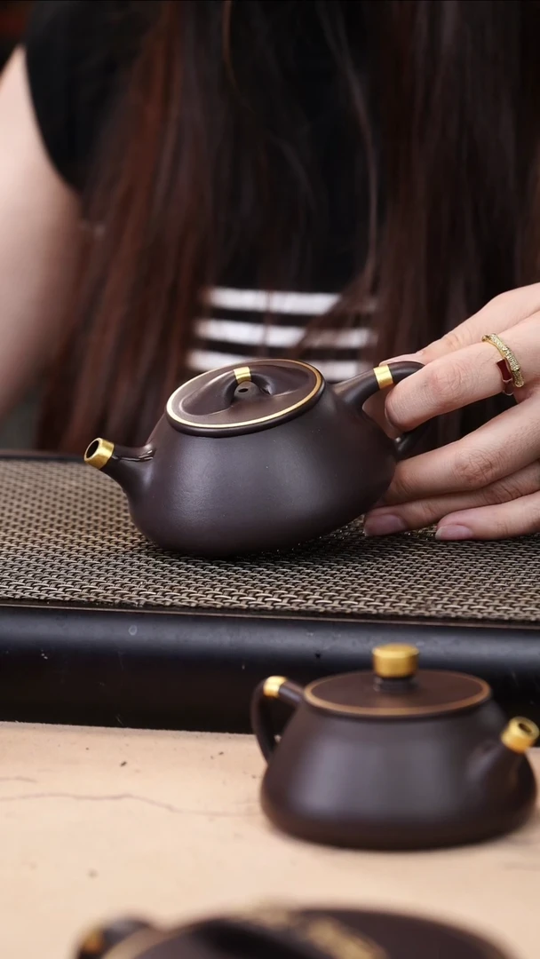 茶壶紫砂四号井茄皮紫泥描金景舟石瓢150cc
