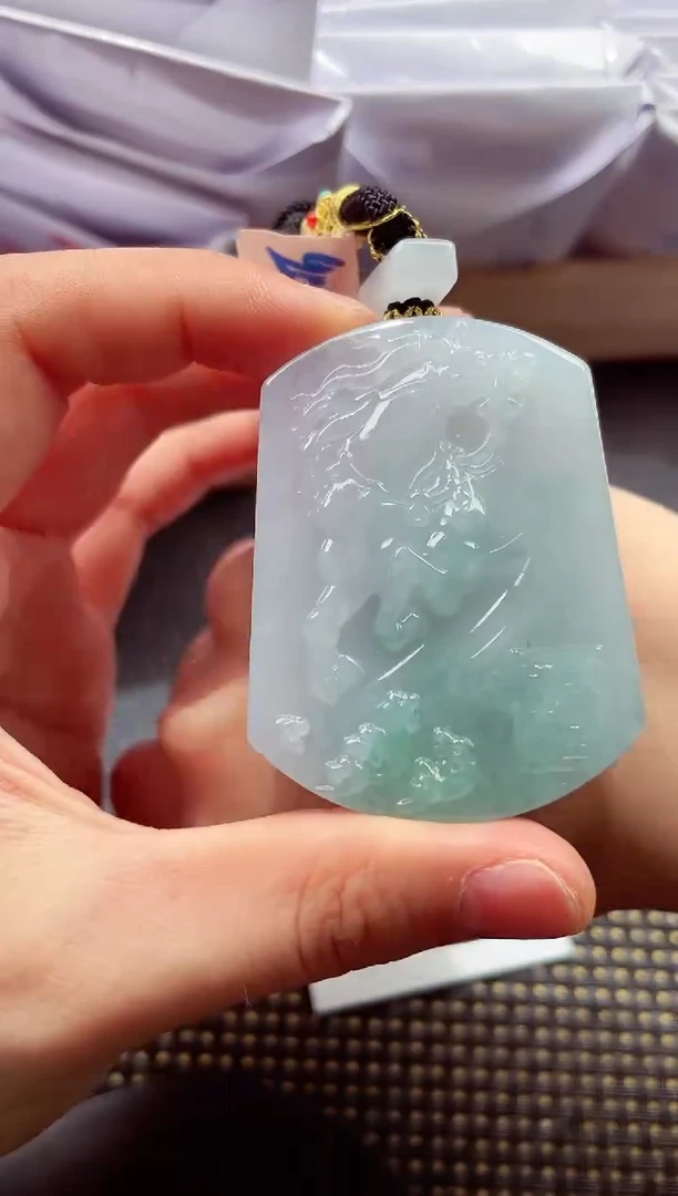 颈饰未镶嵌翡翠 000111