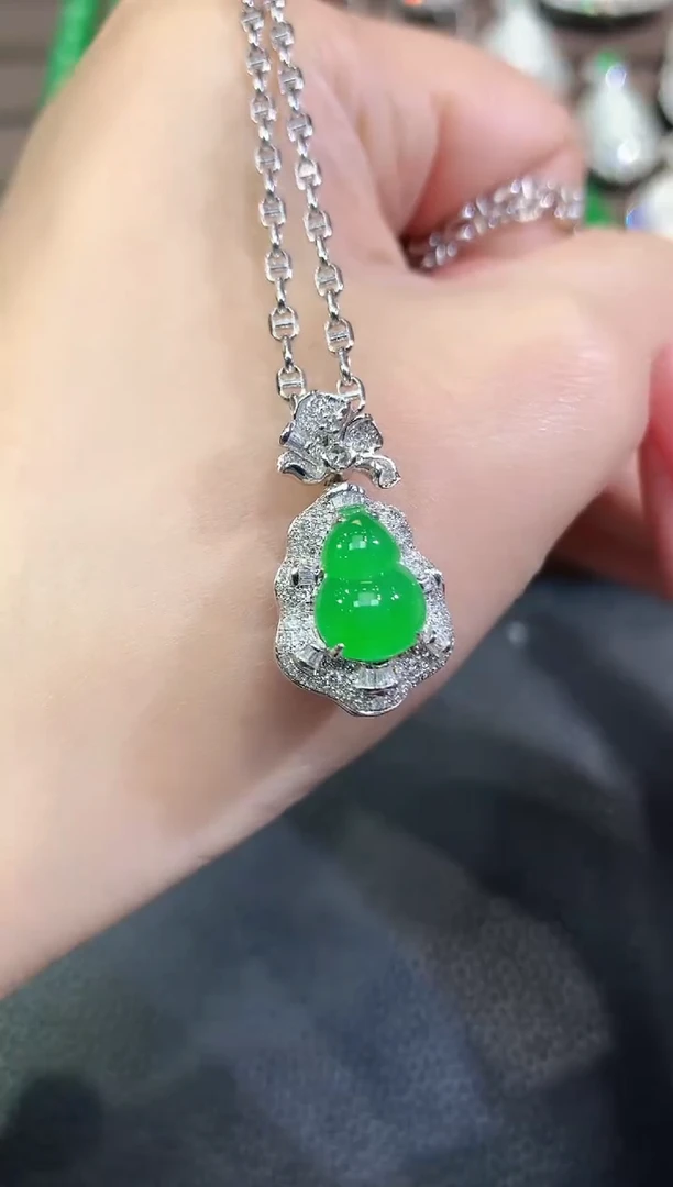 吊坠(不含链)18K金镶嵌翡翠C71