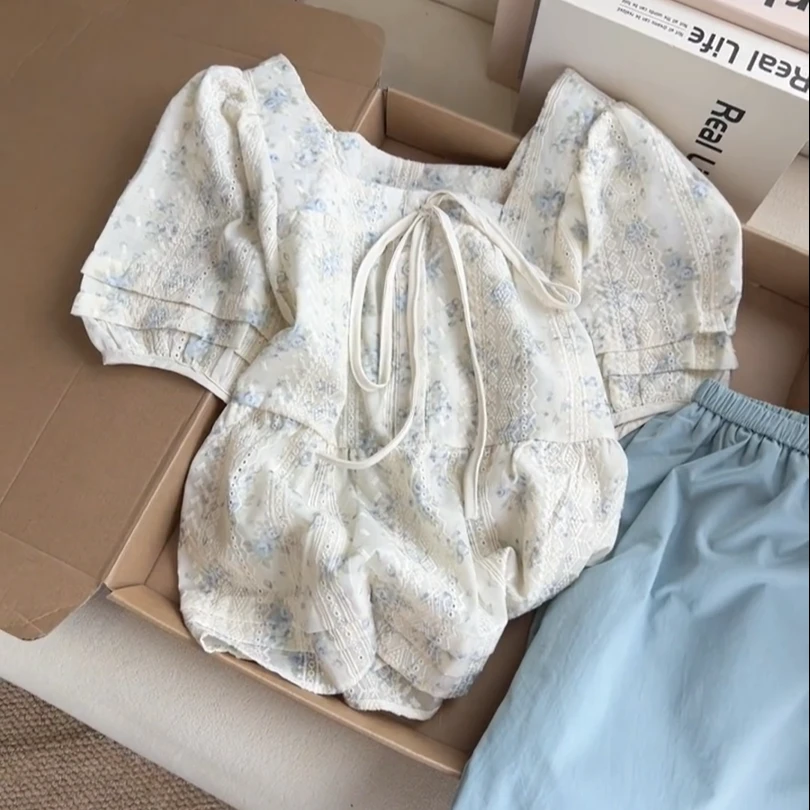 大码女装2025夏季新款韩系蕾丝小碎花法式方领系带短袖衬衫女上衣