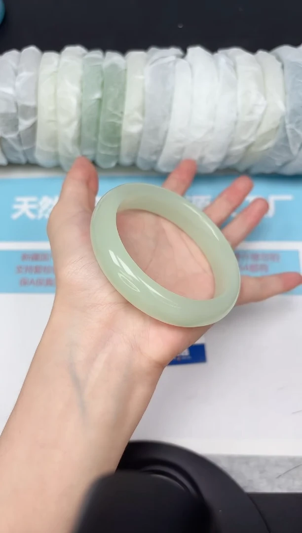 未镶嵌手镯石英质玉217-61.2