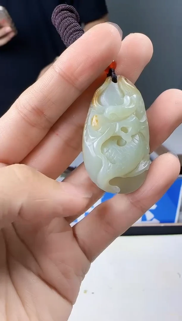 和田玉未镶嵌颈饰1