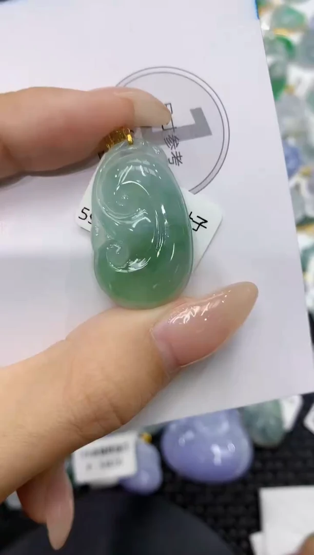 颈饰18K金镶嵌翡翠111111111111