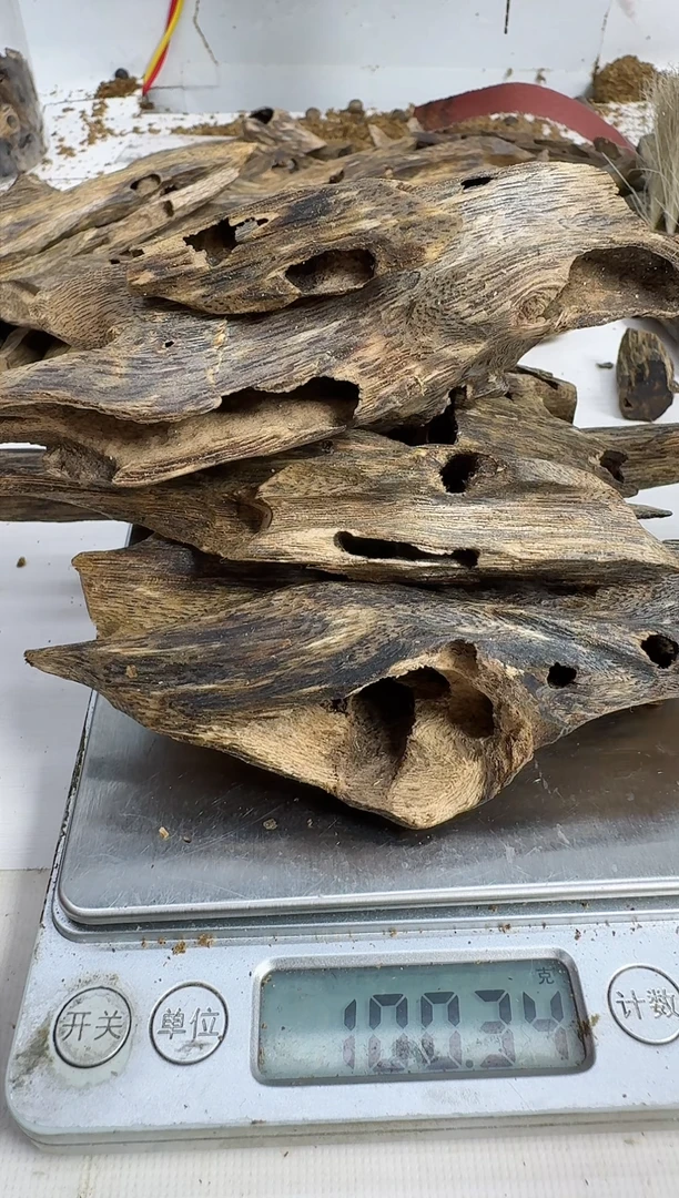 【闪购商品】沉香沉香碎屑绿棋楠沉香虫漏 100克多样性发其一