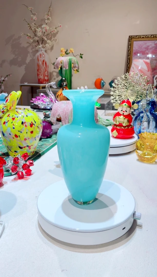 【闪购商品】琉璃手工艺品小号浅兰色花瓶  微瑕