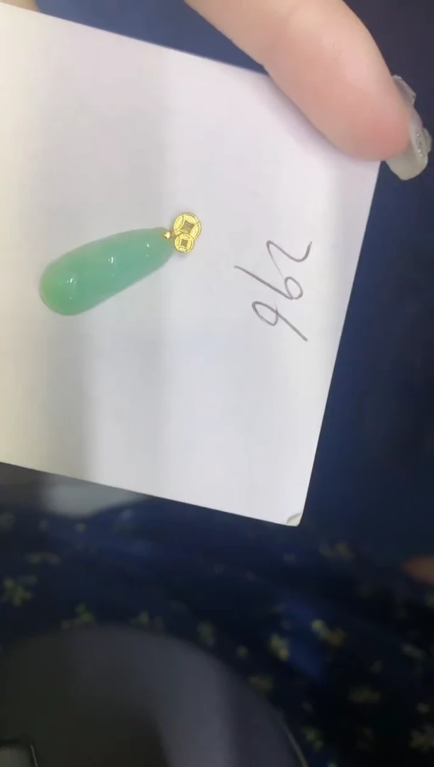 翡翠未镶嵌颈饰缅甸天然翡翠A货