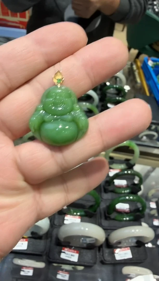 颈饰18K金镶嵌和田玉多样性发一