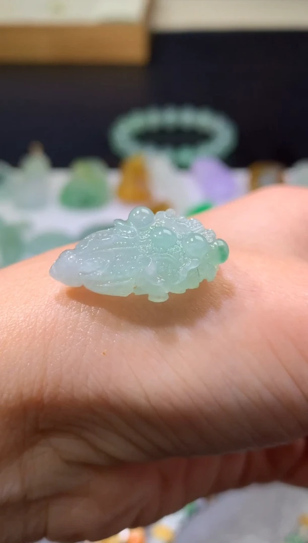 未镶嵌定制翡翠毛货