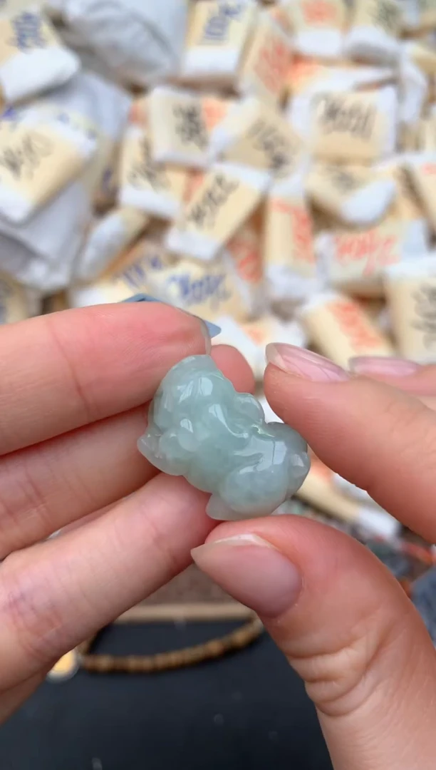 未镶嵌挂件翡翠1