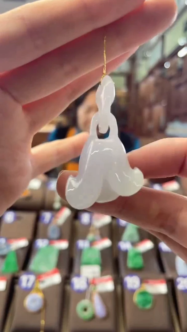 【闪购商品】翡翠颈饰18K金镶嵌花件