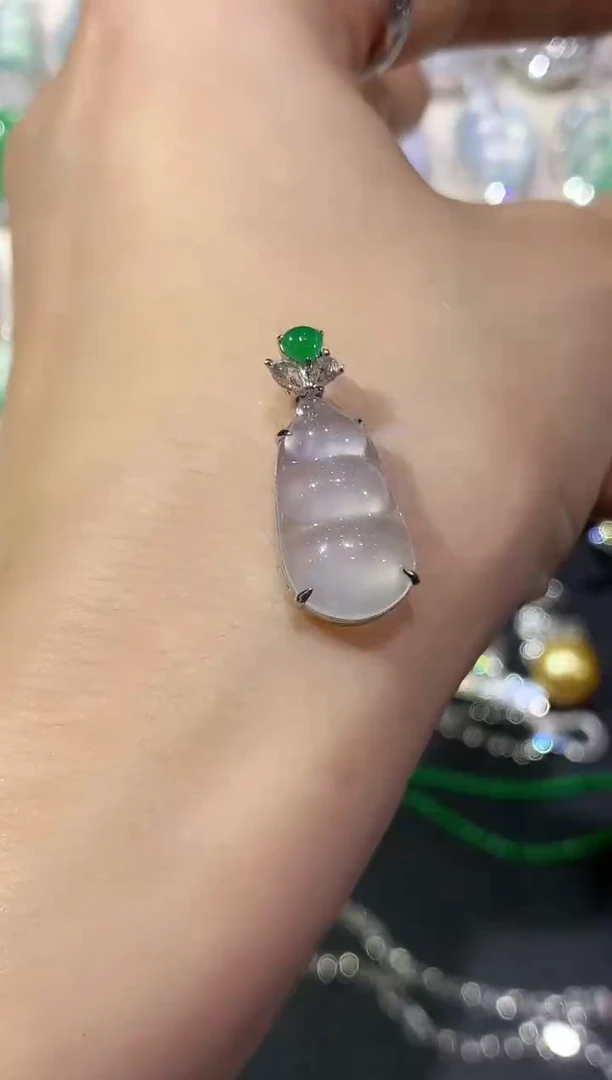 吊坠(不含链)18K金镶嵌翡翠B68