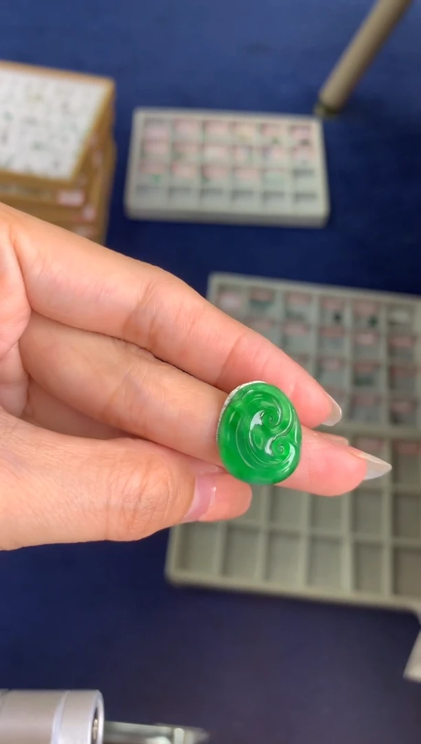 定制翡翠未镶嵌翡翠
