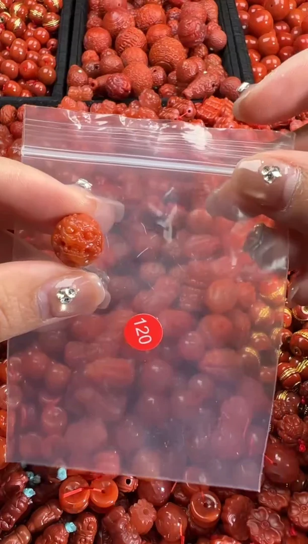 南红玛瑙未镶嵌颈饰1