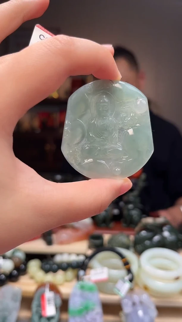 颈饰未镶嵌翡翠吊坠