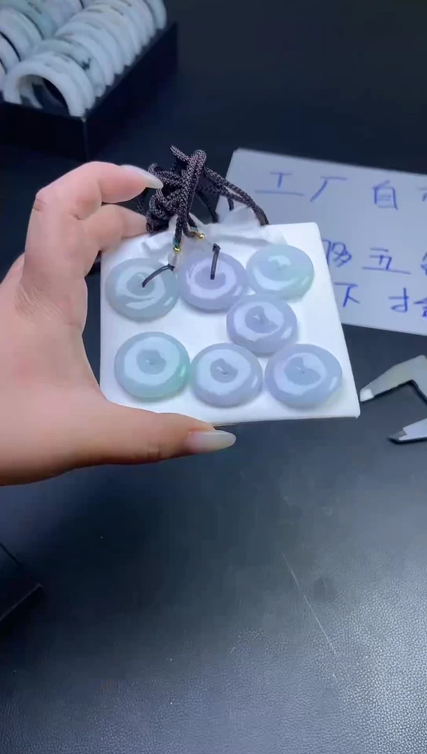 【闪购商品】翡翠颈饰未镶嵌24081607A平安扣