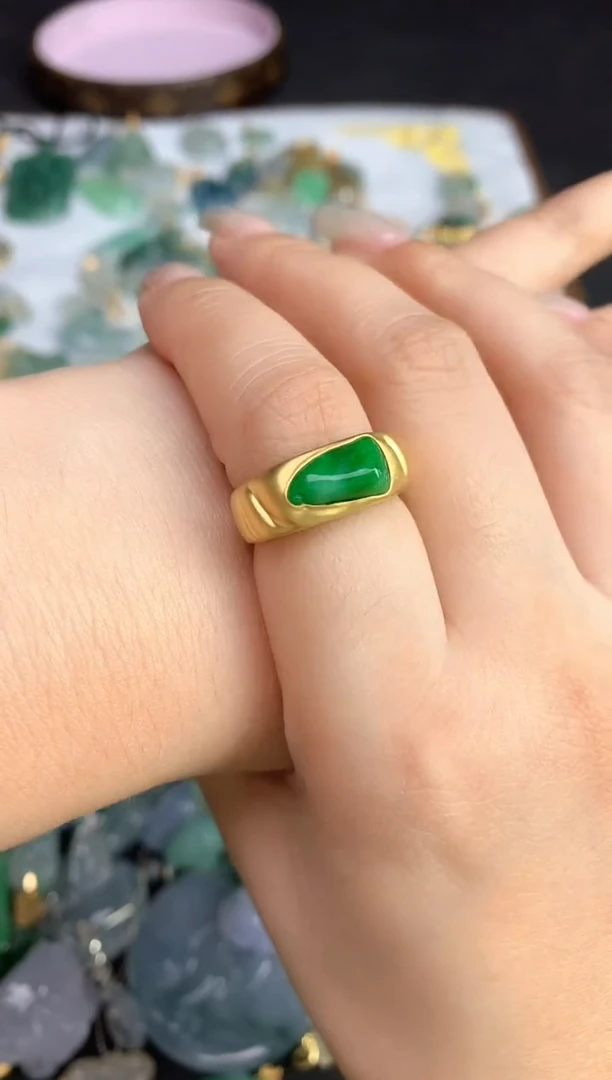 颈饰银S925镶嵌翡翠2025110502980