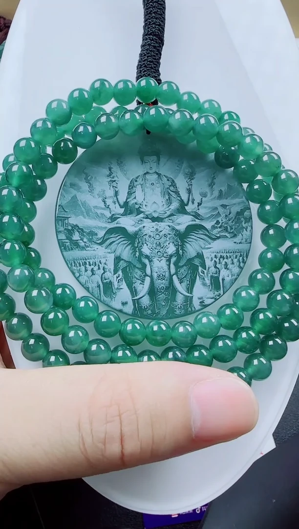 翡翠未镶嵌颈饰影雕普贤多样性发货随机一件发货