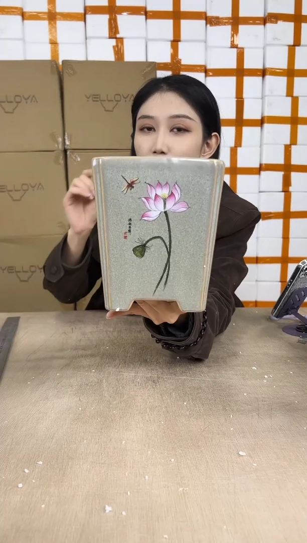 四方淡黄荷花中号14x16