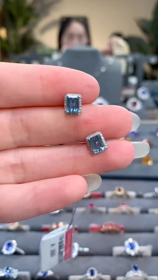 【闪购商品】海蓝宝石耳饰18K金镶嵌海蓝宝