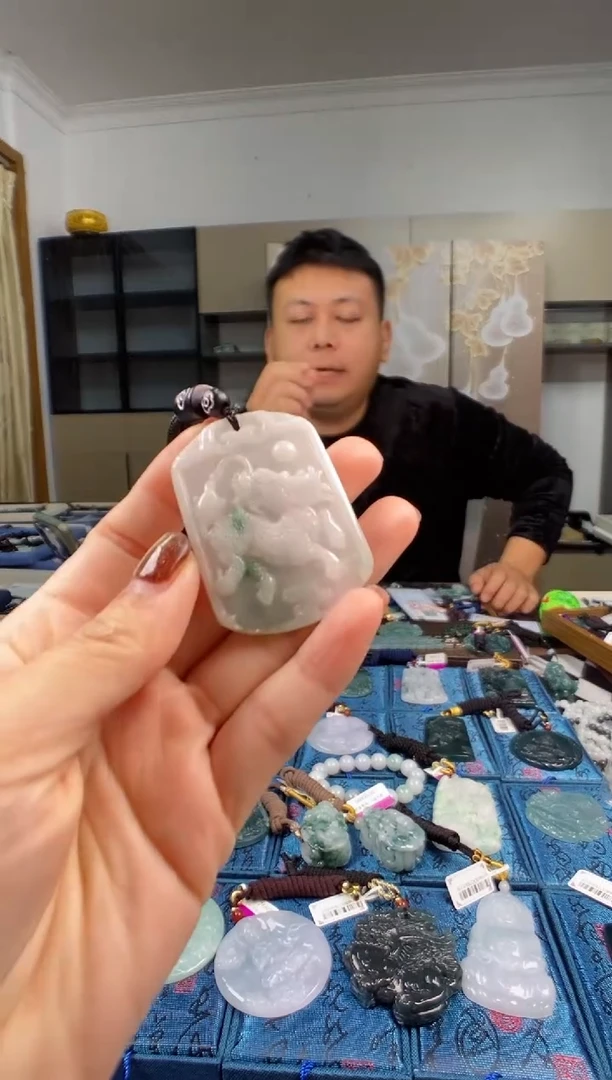 颈饰未镶嵌翡翠多样性发其一