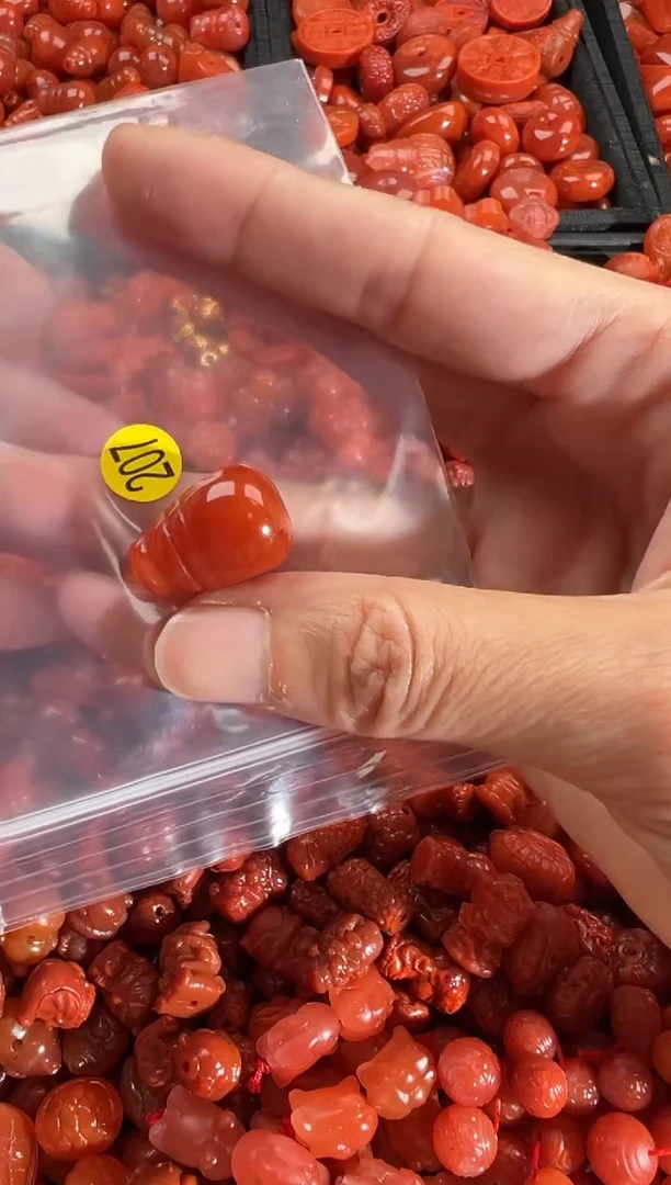 【闪购商品】南红玛瑙颈饰未镶嵌1