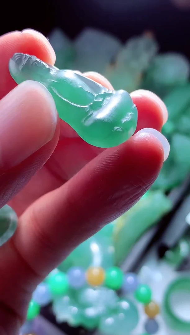 未镶嵌定制翡翠二**?翡翠毛货定制