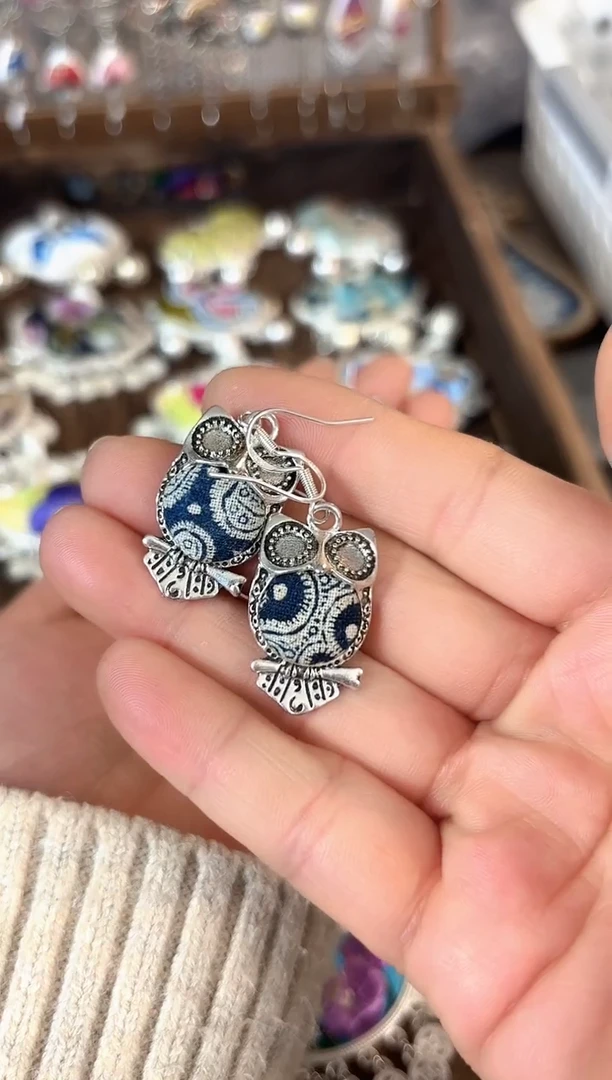 公***财彩云南阁非遗老绣苗银饰品646*