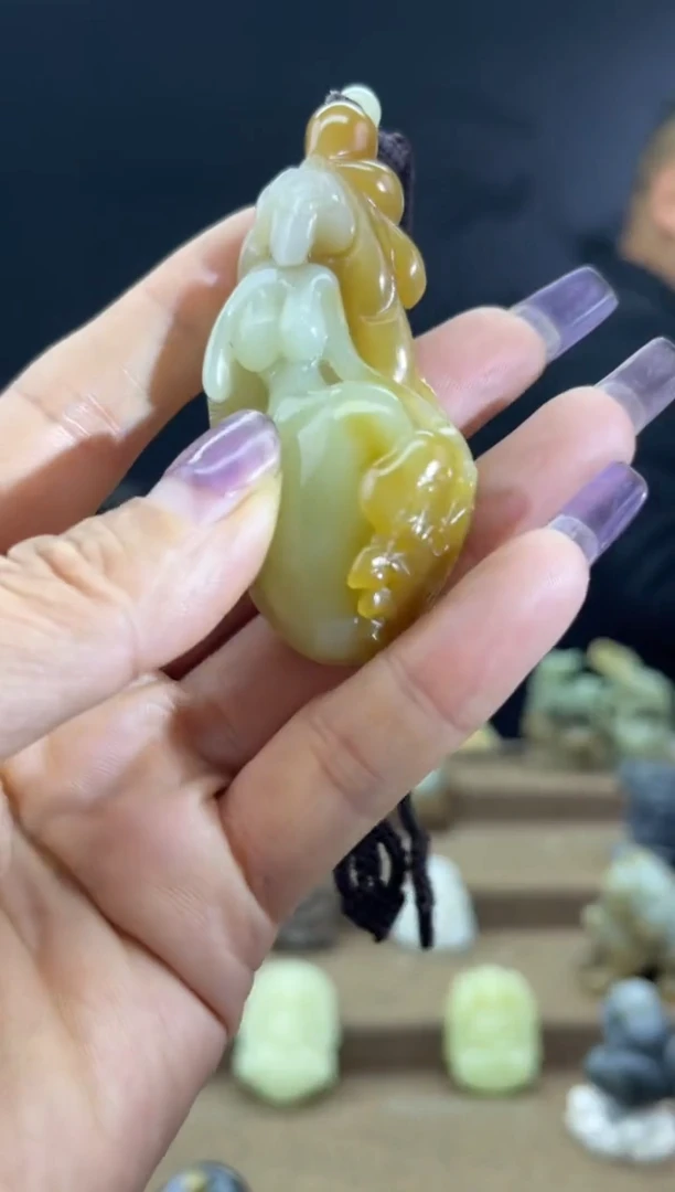 颈饰未镶嵌和田玉1