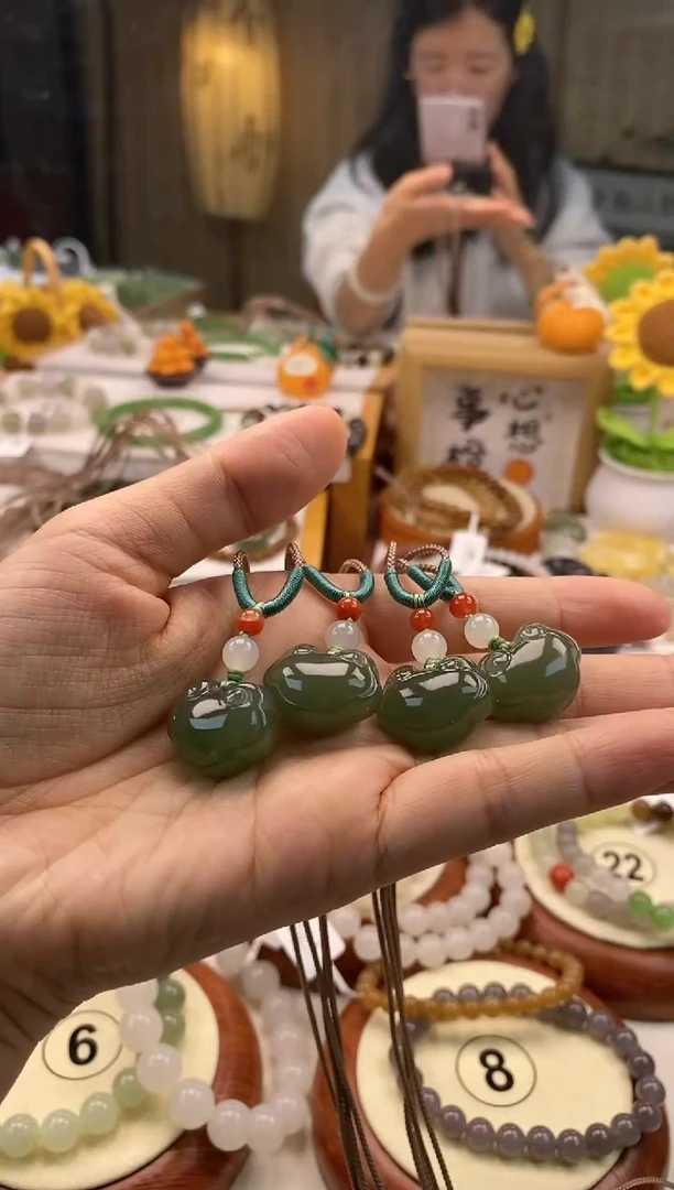 【闪购商品】和田玉吊坠(不含链)未镶嵌如意锁多样性发一