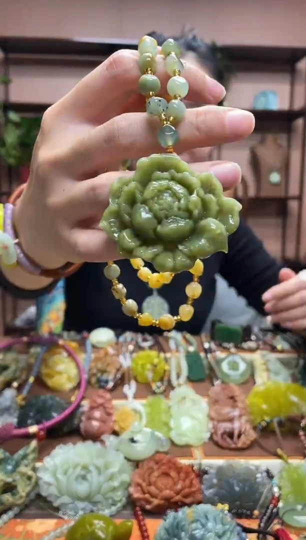 未镶嵌岫玉吊坠·2