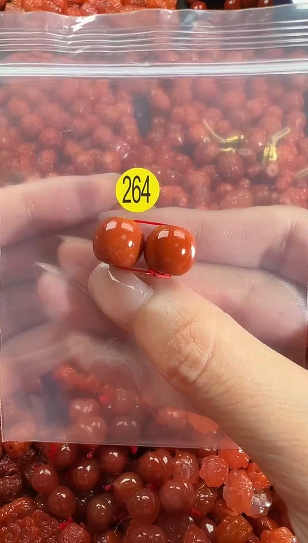 颈饰未镶嵌南红玛瑙1