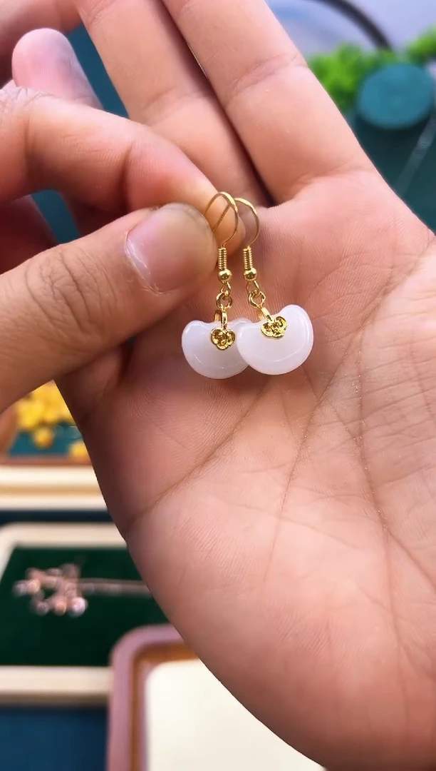 和田玉14K金镶嵌耳饰      E34