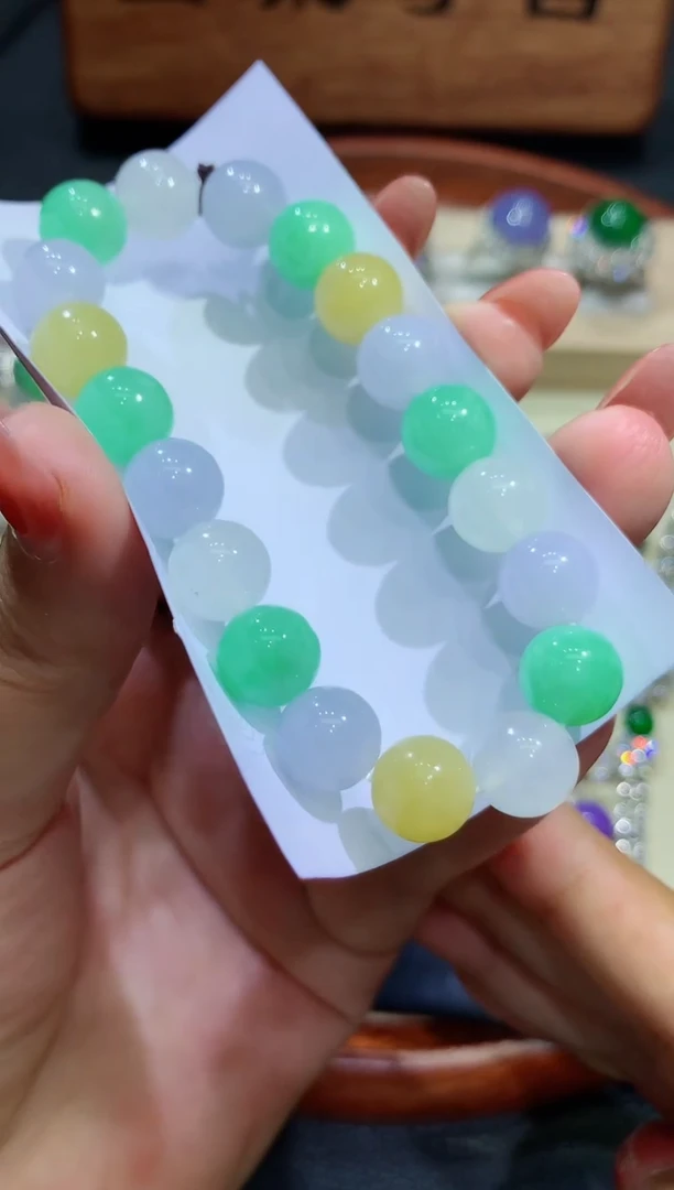 翡翠未镶嵌颈饰31团购