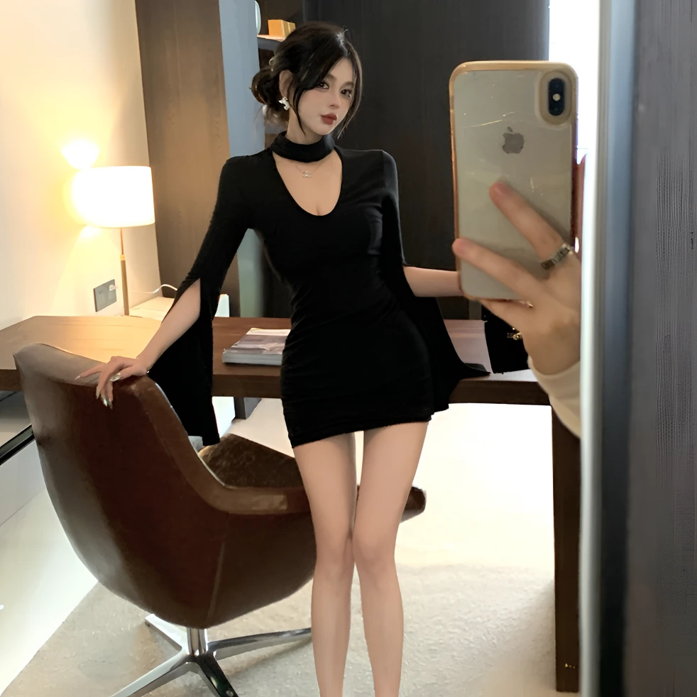 纯欲风性感V领挂脖连衣裙女秋修身显瘦气质飘袖辣妹小众包臀短裙