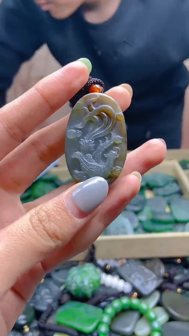 颈饰未镶嵌和田玉1