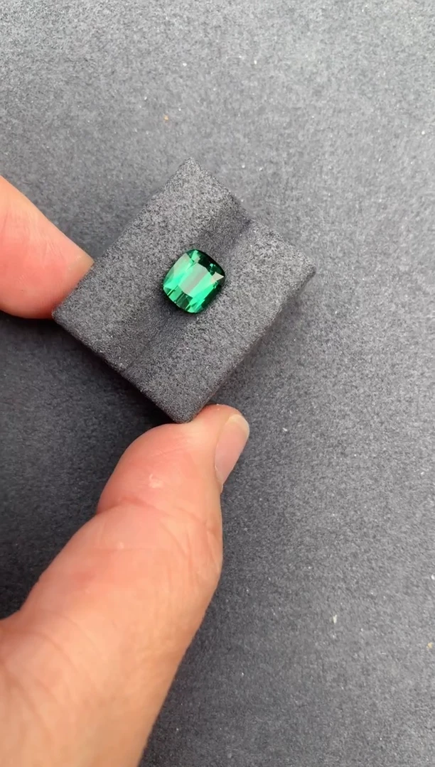 【闪购商品】碧玺裸石未镶嵌2.2ct绿碧玺